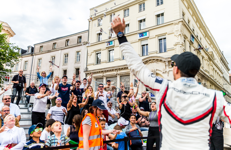 Illustration for article titled The Le Mans Driver Parade Is Absolutely Bonkers
